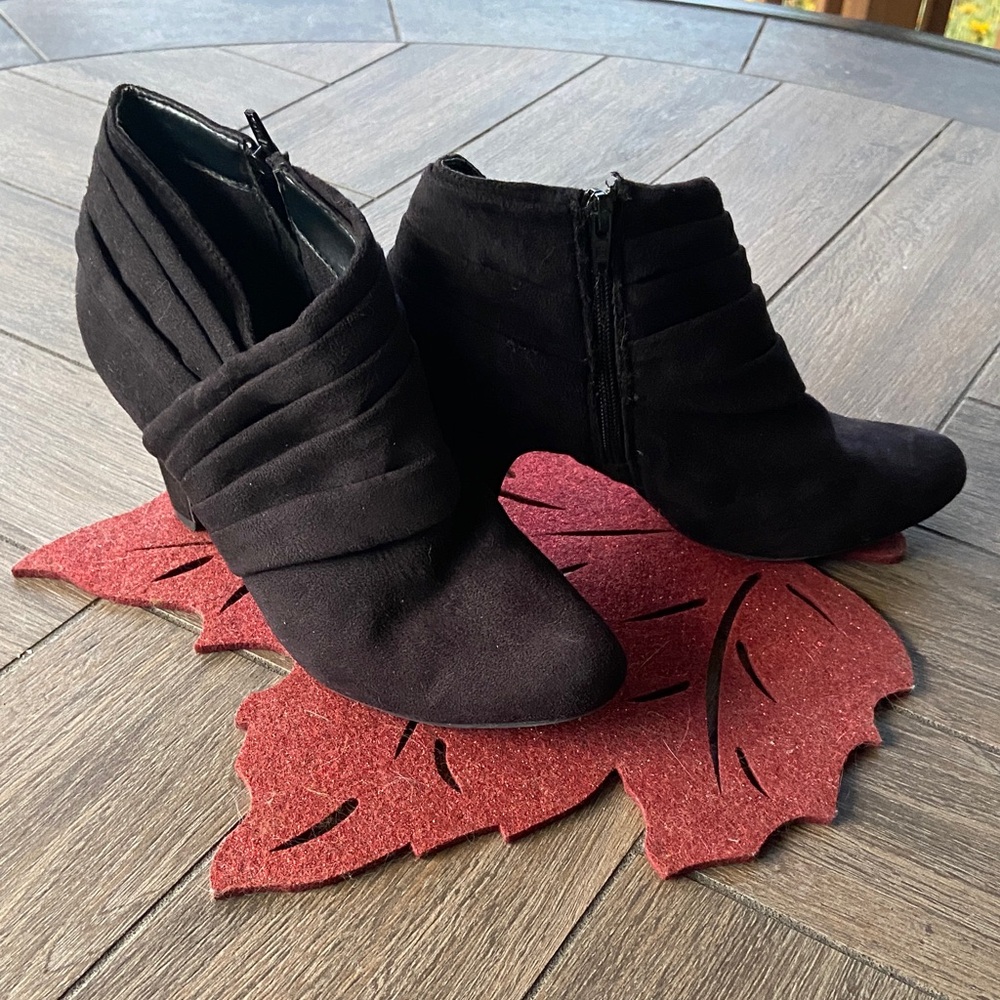 Elegant Black Ankle Boots